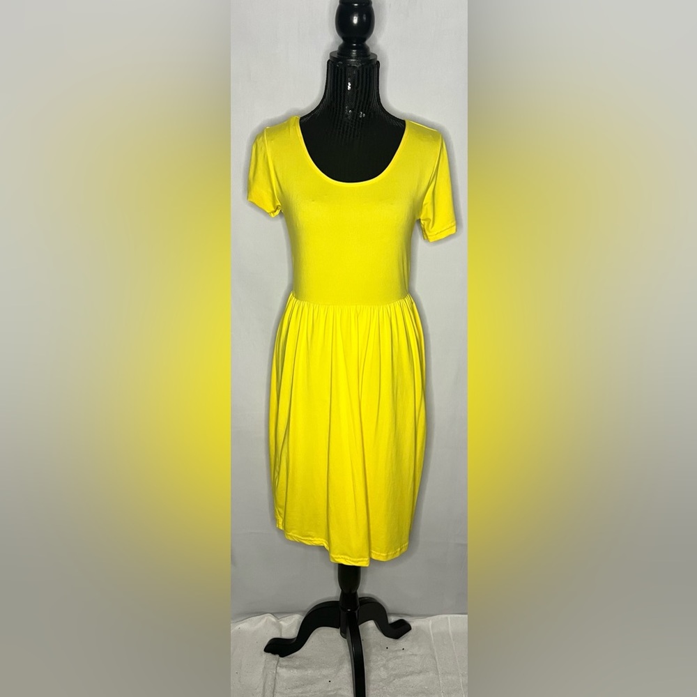 Capella Yellow Short Sleeve Dress size large